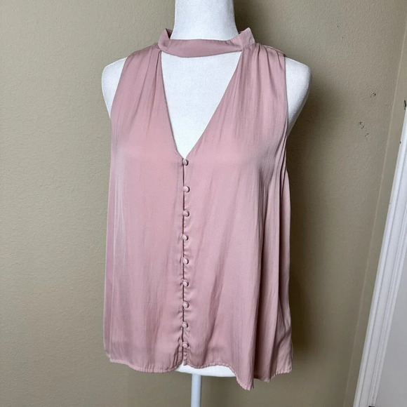ASTR THE LABEL Blush V Neck Silky Blouse Tank Top - Size Large - Picture 2 of 8